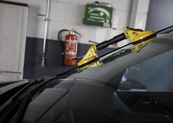car-crash-damage-640x480-87565985.jpeg