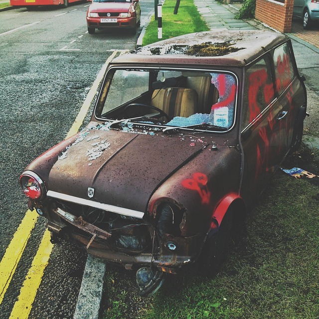 car-crash-damage-640x480-92982799.jpeg