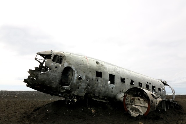 car-crash-damage-640x480-93720092.jpeg