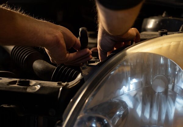 car-dent-repair-640x480-18847895.jpeg