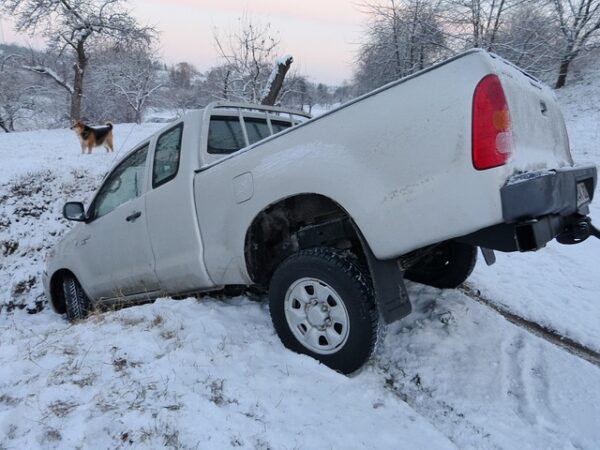 car-hail-damage-repair-640x480-42440100.jpeg