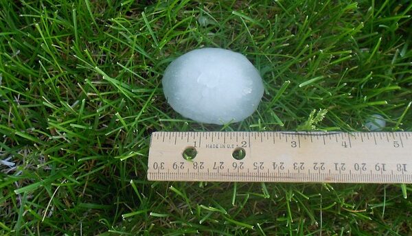 car-hail-damage-repair-640x480-64821667.jpeg