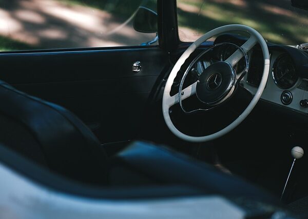 car-hail-damage-repair-640x480-9461250.jpeg