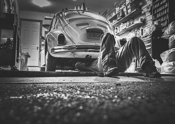car-hail-damage-repair-640x480-95867096.jpeg