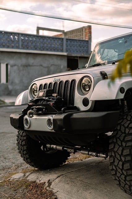 car-scratch-repair-640x480-10076007.jpeg