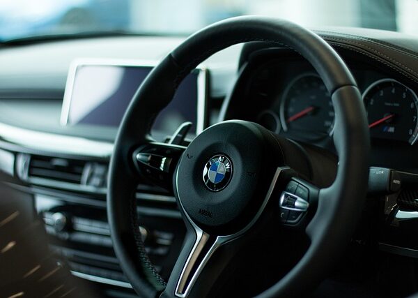 car-scratch-repair-640x480-33091582.jpeg