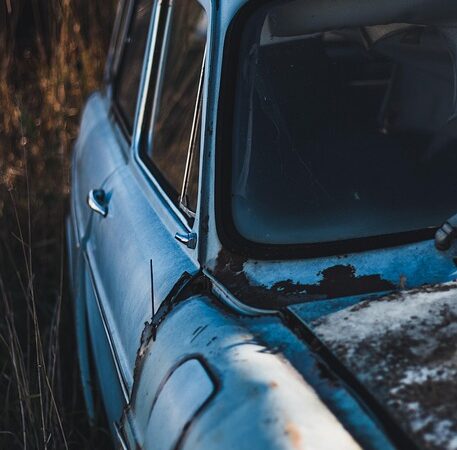car-scratch-repair-640x480-40718780.jpeg