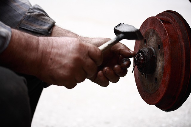car-scratch-repair-640x480-58924730.jpeg