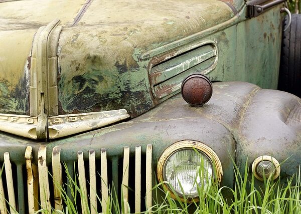 car-scratch-repair-640x480-94647237.jpeg