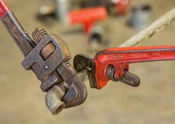 collision-repair-tools-640x480-14749734.jpeg
