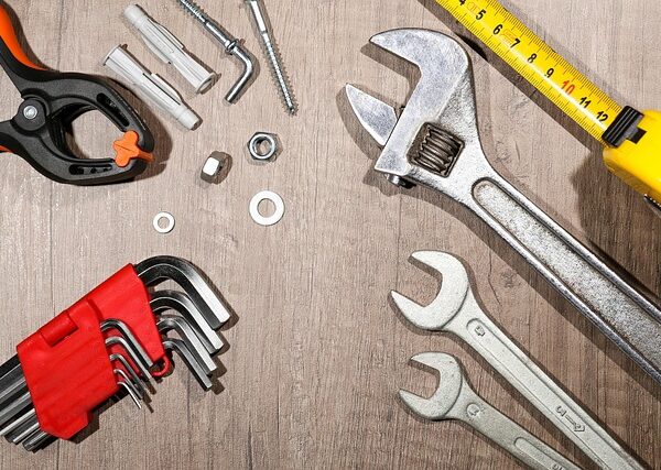 collision-repair-tools-640x480-19496604.jpeg