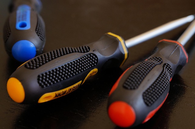 collision-repair-tools-640x480-20462098.jpeg