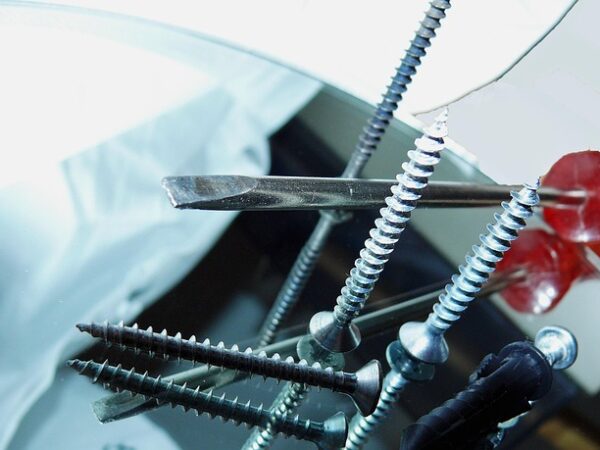 collision-repair-tools-640x480-25049590.jpeg