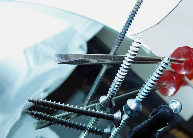 collision-repair-tools-640x480-25049590.jpeg
