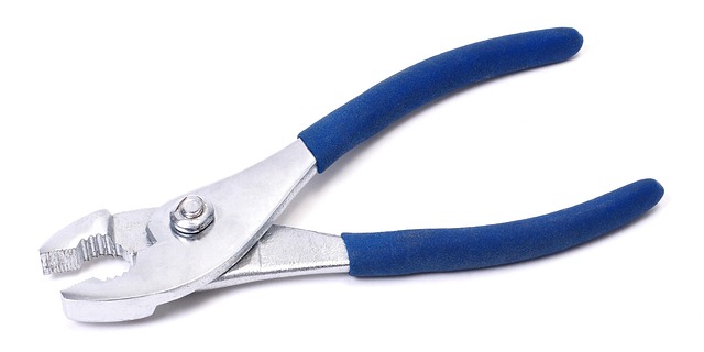 collision-repair-tools-640x480-3379718.jpeg