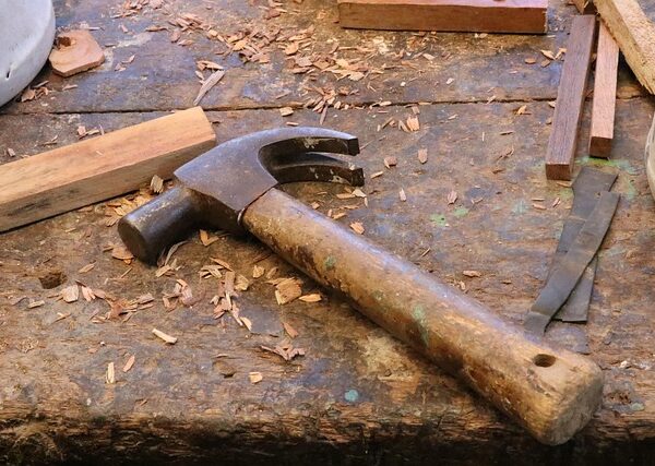 collision-repair-tools-640x480-447526.jpeg