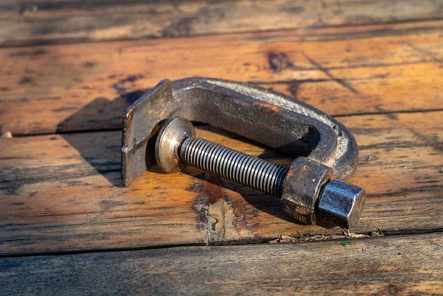 collision-repair-tools-640x480-47758920.jpeg