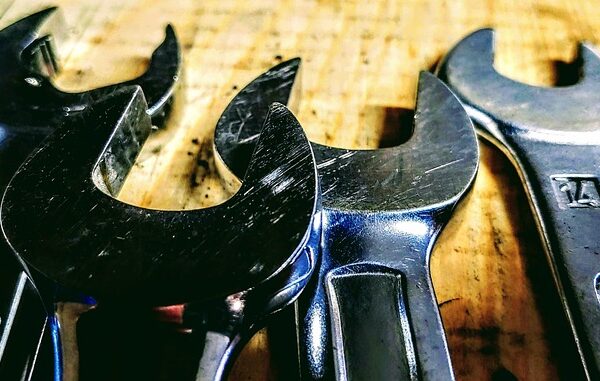 collision-repair-tools-640x480-5284141.jpeg