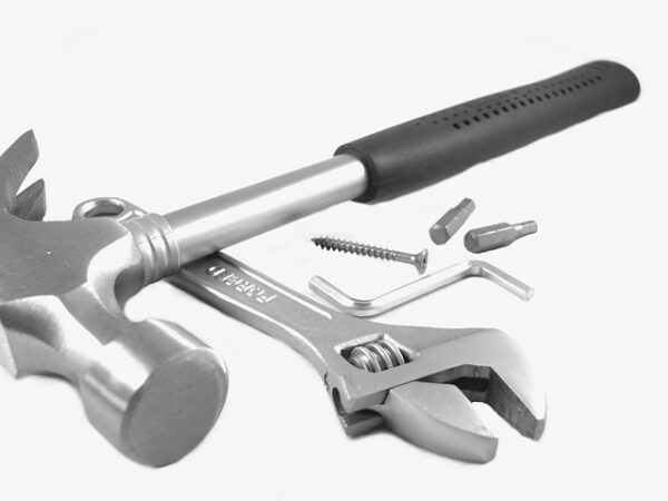 collision-repair-tools-640x480-57586009.jpeg