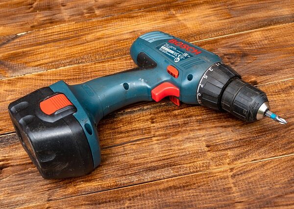 collision-repair-tools-640x480-62009536.jpeg