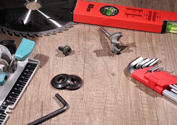 collision-repair-tools-640x480-72526203.jpeg
