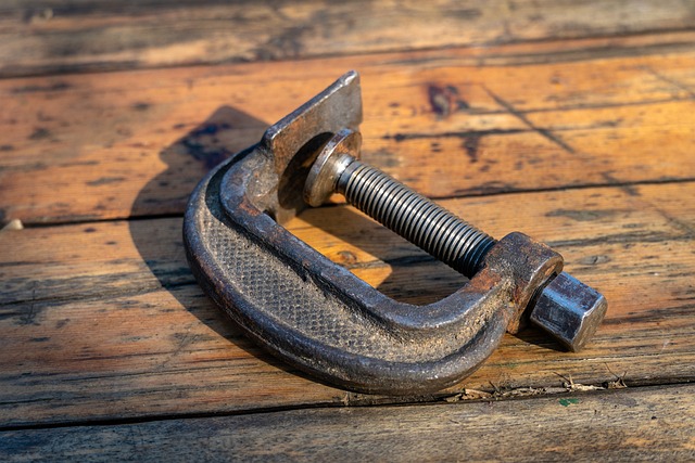 collision-repair-tools-640x480-77262159.jpeg