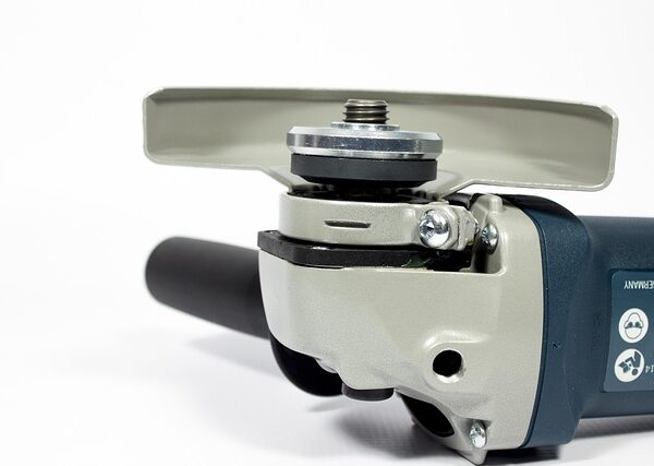 collision-repair-tools-640x480-84744525.jpeg