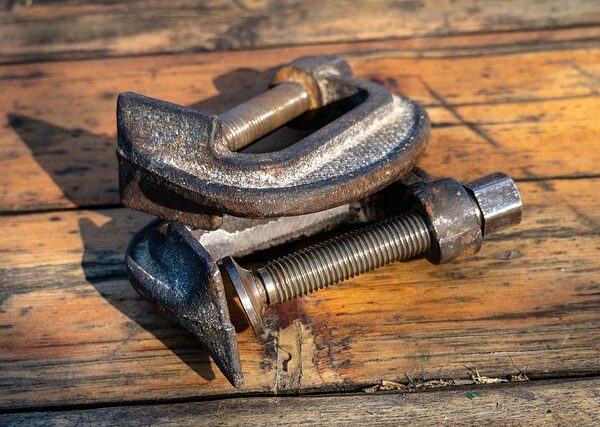 collision-repair-tools-640x480-86889306.jpeg