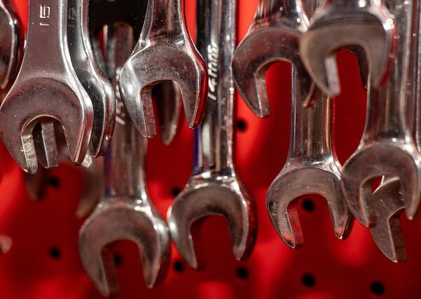collision-repair-tools-640x480-868909.jpeg