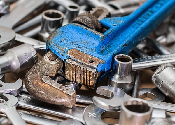 collision-repair-tools-640x480-89717677.jpeg
