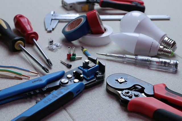 collision-repair-tools-640x480-89946640.jpeg