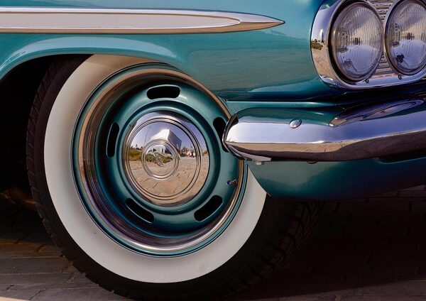 damaged-car-bumper-640x480-26192779.jpeg