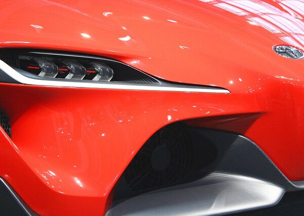 damaged-car-bumper-640x480-51975785.jpeg