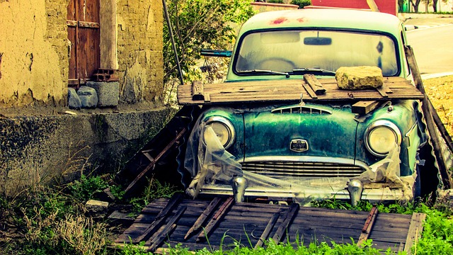 damaged-car-bumper-640x480-64155172.jpeg
