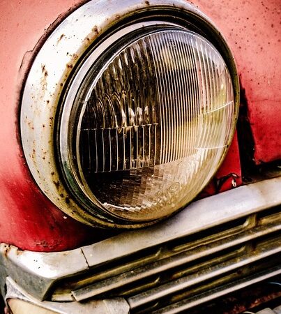 damaged-car-bumper-640x480-70631334.jpeg