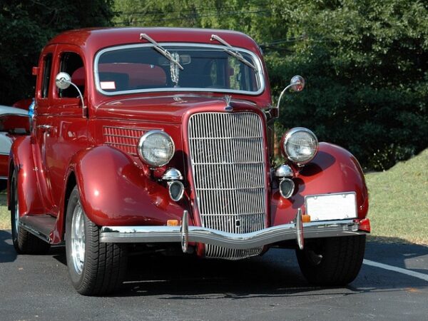 damaged-car-bumper-640x480-99381231.jpeg