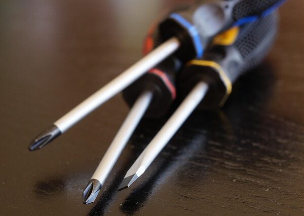 dent-removal-tools-640x480-27552272.jpeg