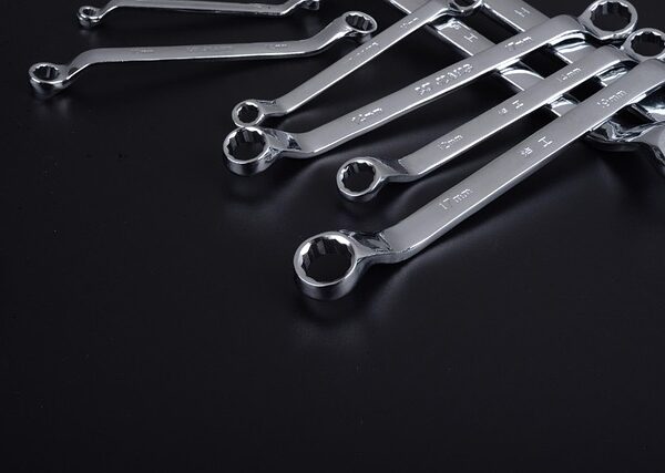 dent-removal-tools-640x480-32084478.jpeg
