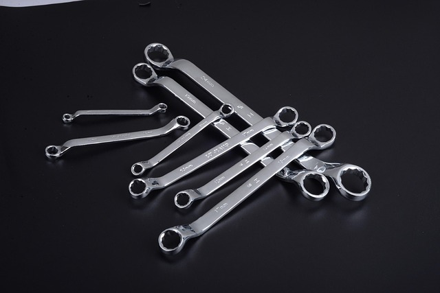 dent-removal-tools-640x480-51487744.jpeg