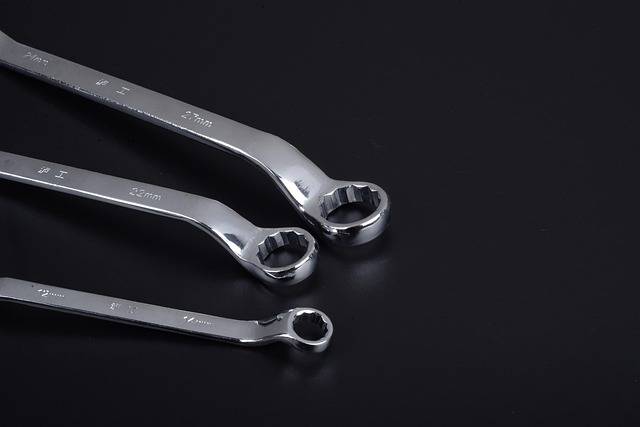 dent-removal-tools-640x480-61427312.jpeg