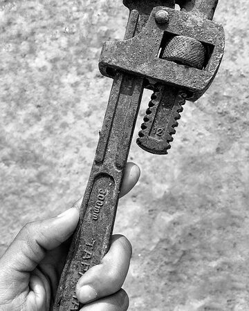 dent-removal-tools-640x480-77526670.jpeg