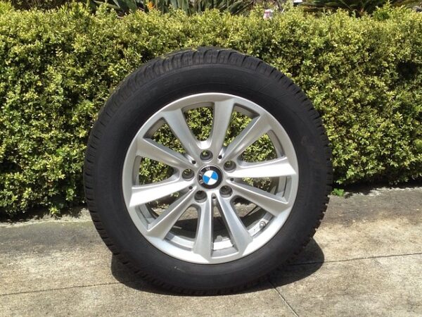 paintless-dent-repair-640x480-35346214.jpeg