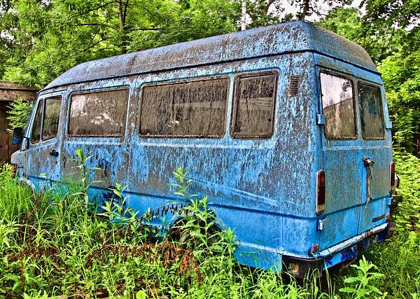 vehicle-repair-shop-640x480-86483304.jpeg
