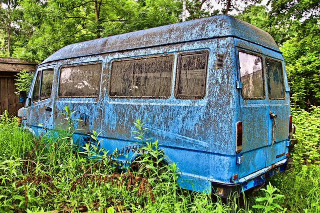 vehicle-repair-shop-640x480-86483304.jpeg