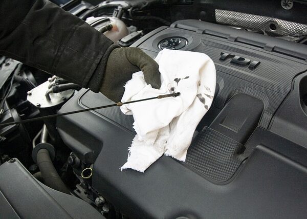 vehicle-repair-shop-640x480-96383447.jpeg