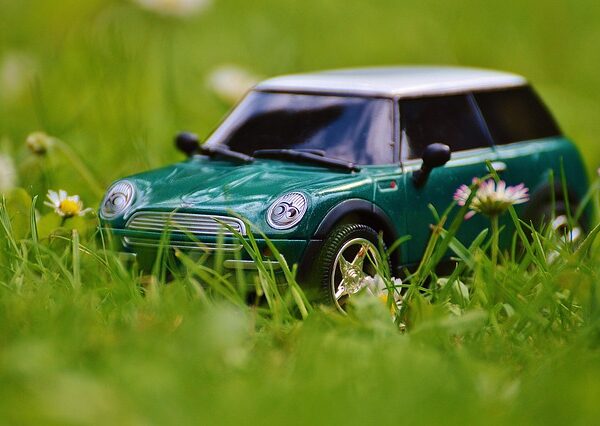 vehicle-restoration-process-640x480-35987271.jpeg