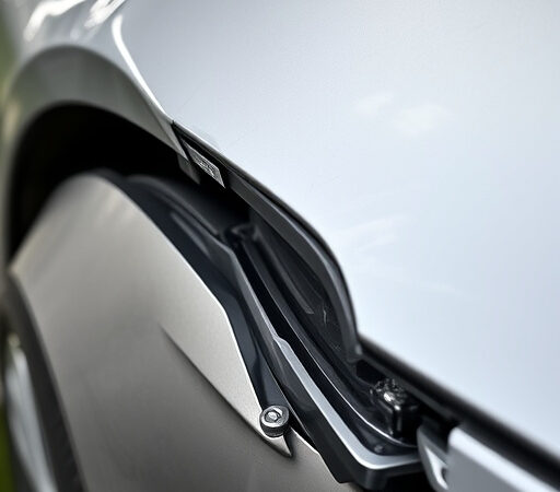 car-dent-repair-640x480-44293715.jpeg