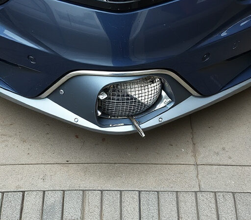 damaged-car-bumper-640x480-20559996.jpeg